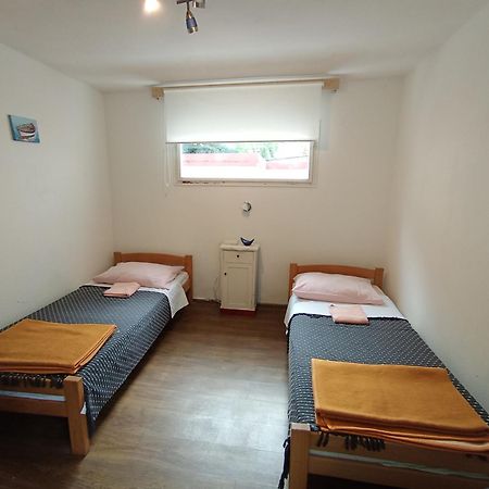 קראליביצה Simple Room For 2 With Bathroom Close To The Sea מראה חיצוני תמונה