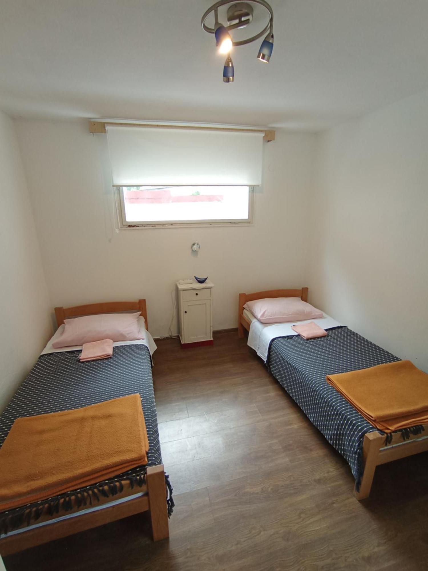 קראליביצה Simple Room For 2 With Bathroom Close To The Sea מראה חיצוני תמונה